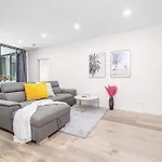 Waterloo 2Br Modern Apt Natural Park